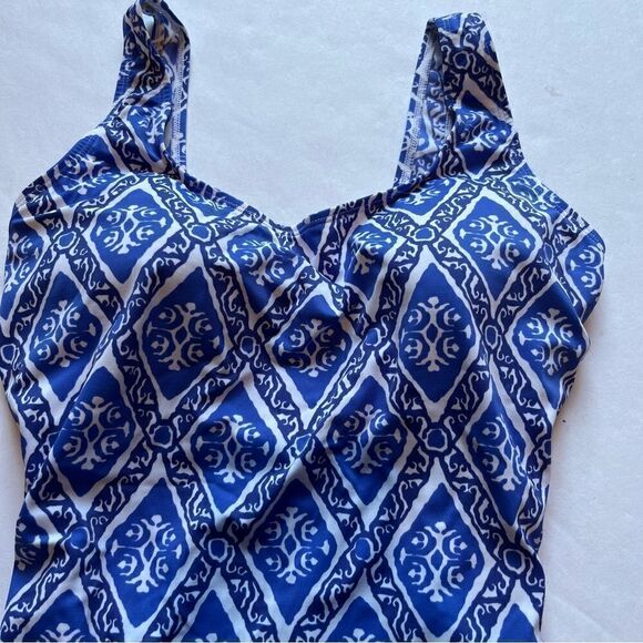 L.L. Bean Women's Sun Blocking One Piece Tank Swim Suit Blue/Wht Print 12 Long - Picture 2 of 13